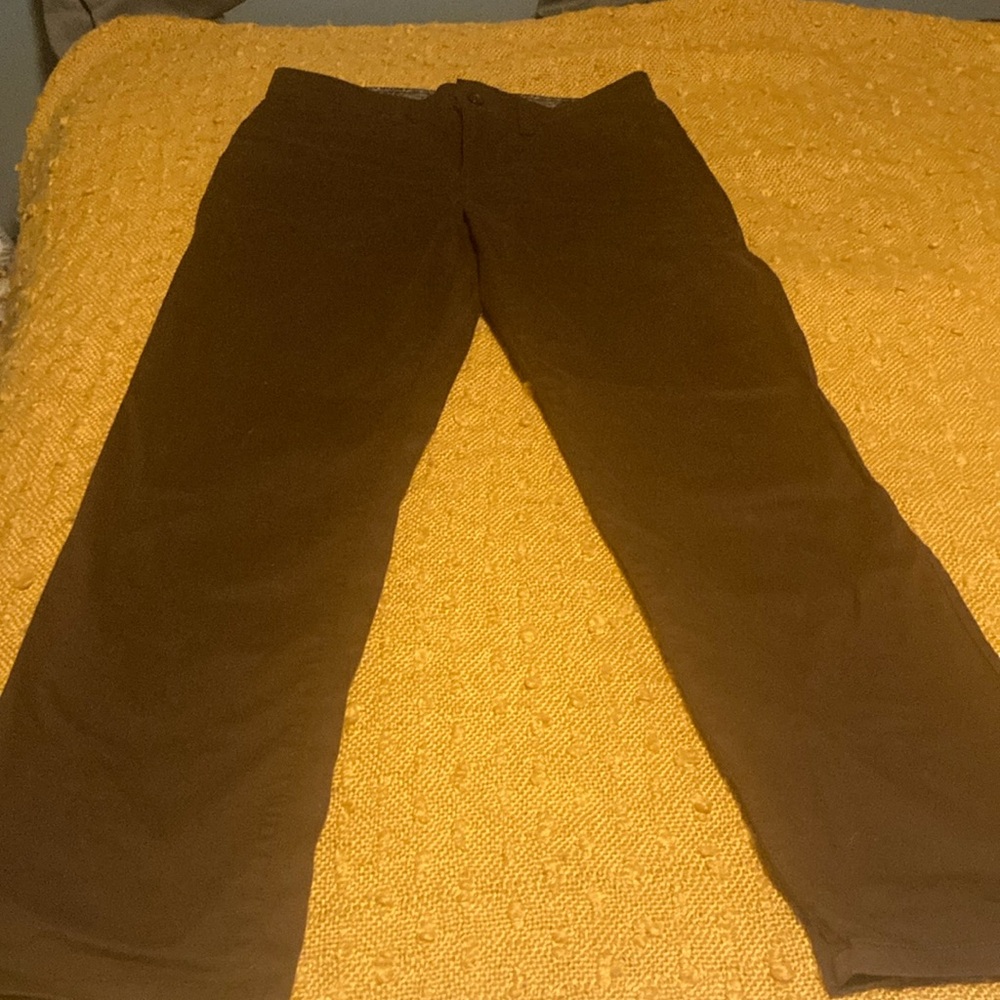 very good condition. 98% cotton & 2% spandex. super comfy . Runs small (7)